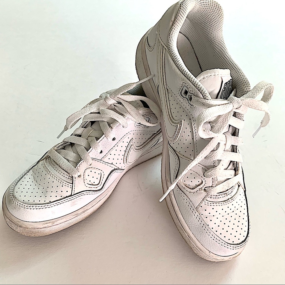 Nike Force white unisex sneakers Size 5.5Y is equivalent to a women’s size 6.5-7